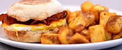 Sandwich déjeuner sur muffin anglais